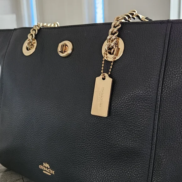 Coach Turn-Lock Chain Leather Tote Bag 2022 - Picture 3 of 16